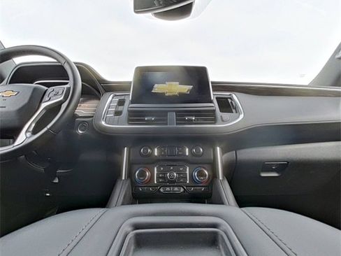 Used 2024 Chevrolet Suburban LT image 25