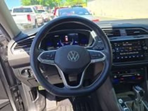 Used 2022 Volkswagen Tiguan SE AWD/4WD image 13