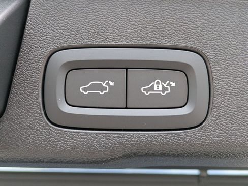 New 2026 Volvo XC60 B5 Core w/ Protection Package Premier image 14