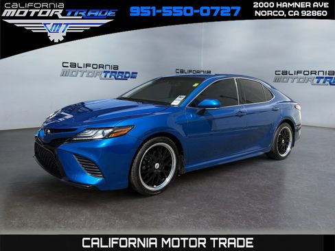 Used 2019 Toyota Camry XSE image 1