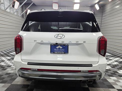Used 2024 Hyundai Palisade Calligraphy FWD image 7