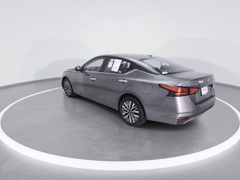 Certified 2024 Nissan Altima 2.5 SV FWD image 5