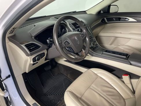 Used 2018 Lincoln MKZ Select w/ Select Plus Package FWD image 3