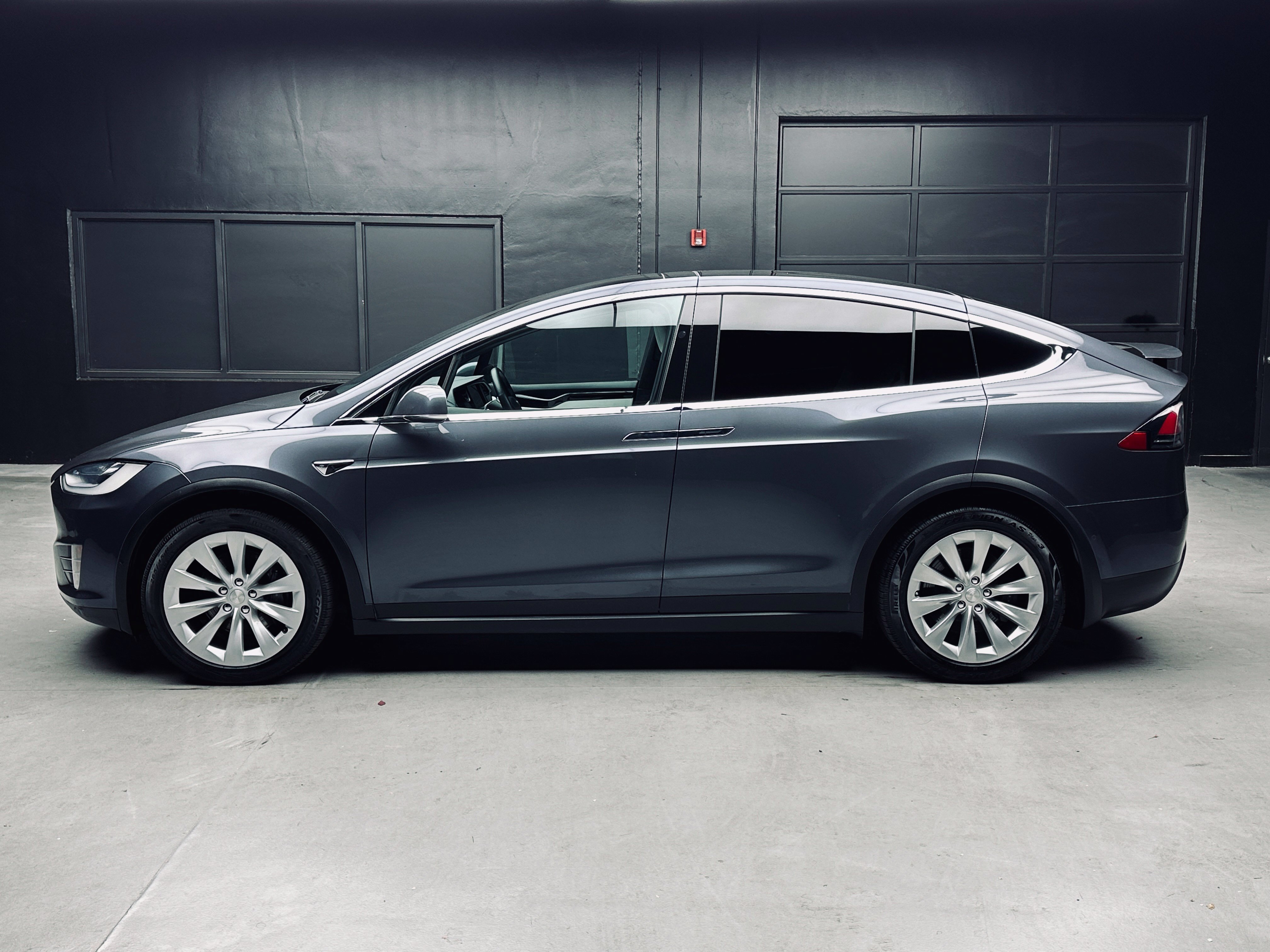 Used 2020 Tesla Model X Long Range AWD/4WD image 4