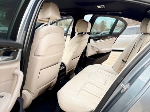 Used 2017 BMW 540i image 9