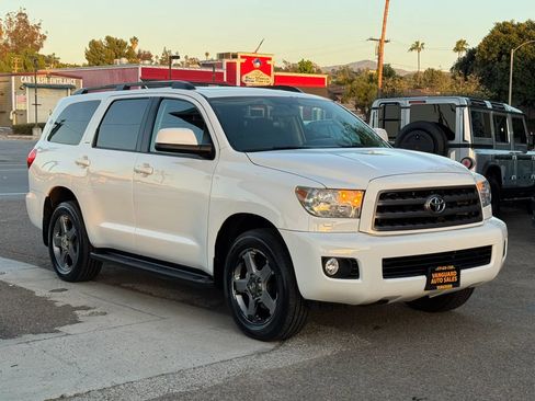 Used 2013 Toyota Sequoia SR5 w/ Sport Appearance Pkg AWD/4WD image 2