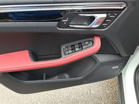 Used 2026 Porsche Macan S image 25