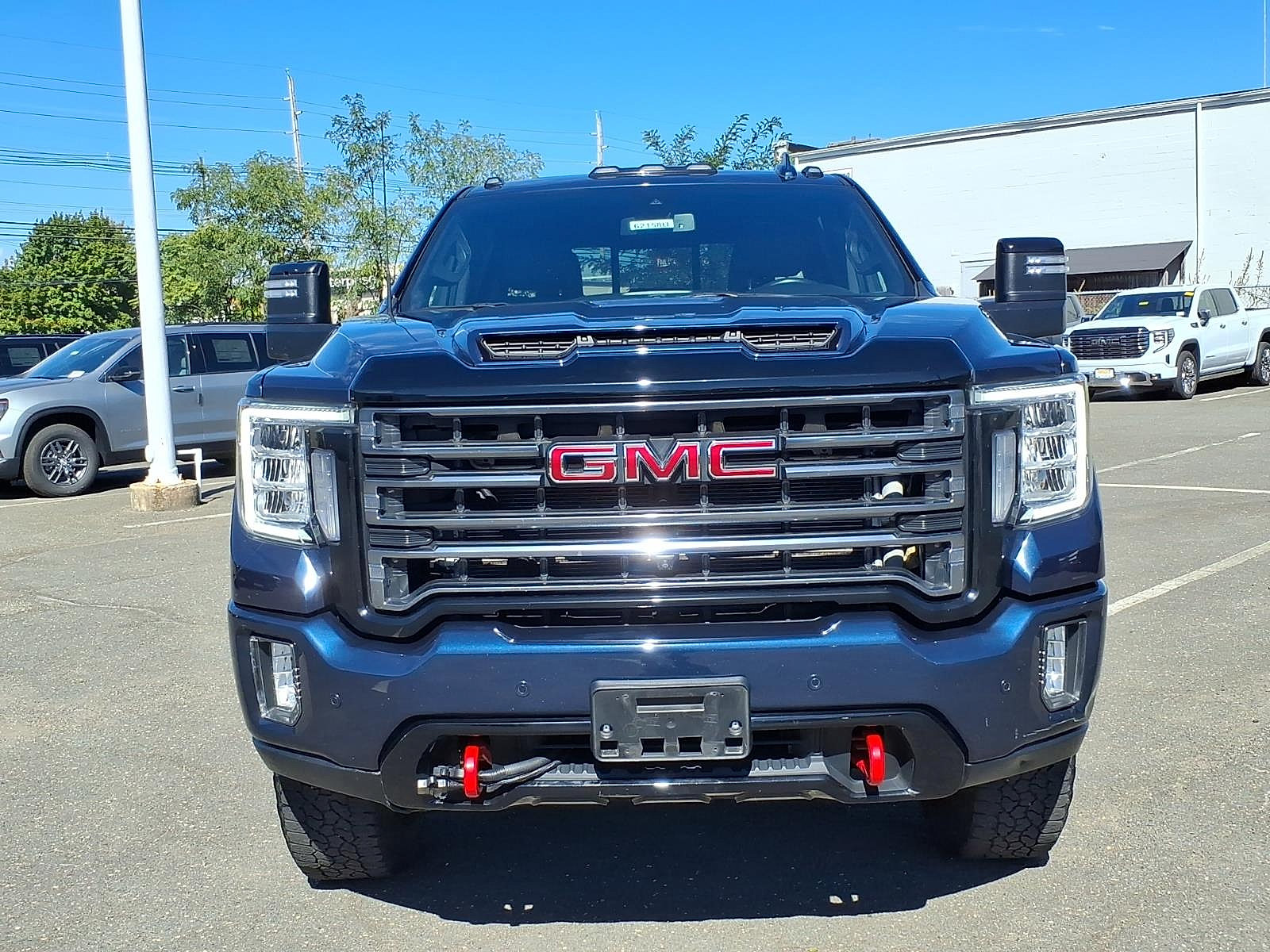 Used 2022 GMC Sierra 2500 AT4 w/ AT4 Preferred Package AWD/4WD image 2
