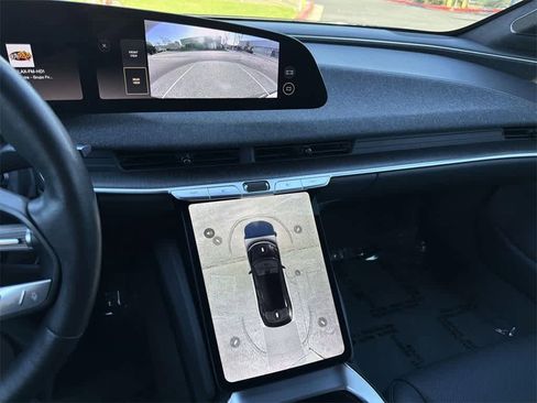 Used 2024 Lucid Air Pure image 18