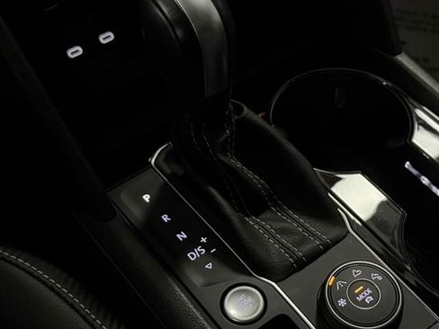 Used 2023 Volkswagen Atlas Cross Sport SEL R-Line image 23