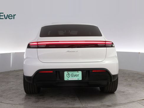 Used 2024 Porsche Macan 4 Electric AWD/4WD image 15