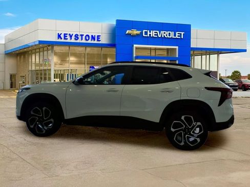 New 2026 Chevrolet Trax RS FWD image 4