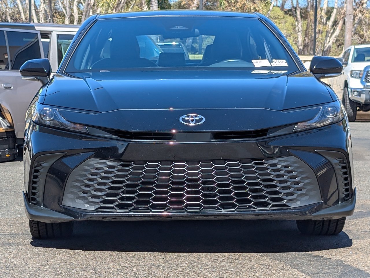 Used 2025 Toyota Camry SE FWD image 11