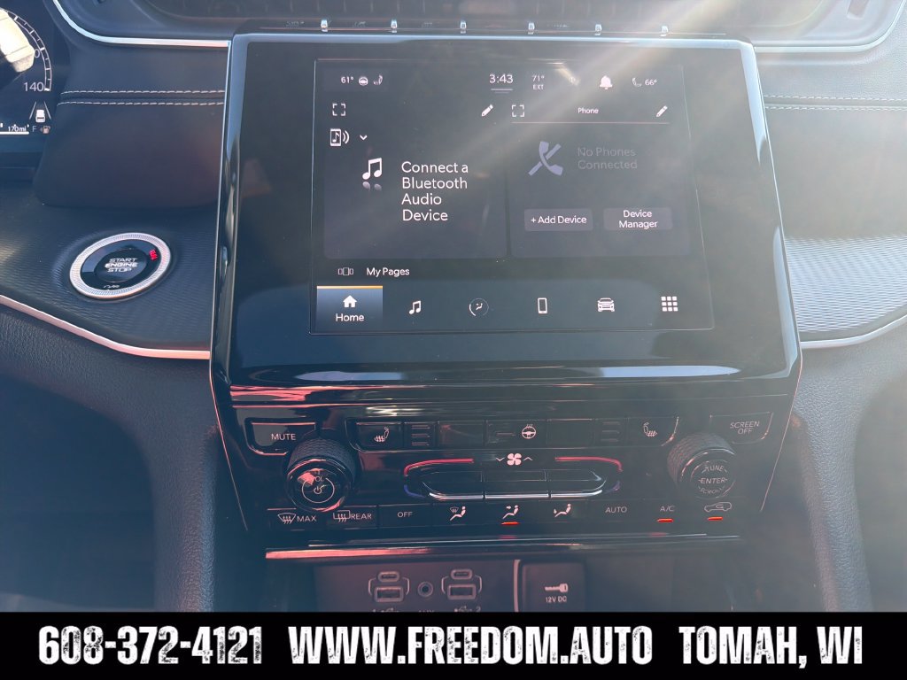 Used 2024 Jeep Grand Cherokee L Altitude AWD/4WD image 19
