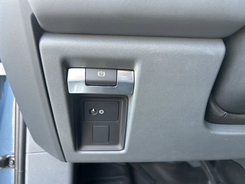 Used 2024 Land Rover Defender 110 X-Dynamic SE image 24