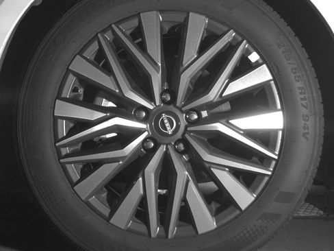 Used 2025 Nissan Altima 2.5 SV image 12