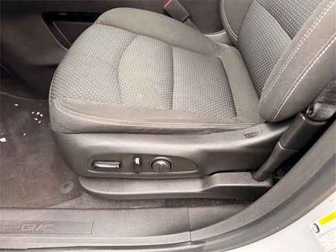 Used 2022 GMC Terrain SLE w/ Driver Convenience Package image 8