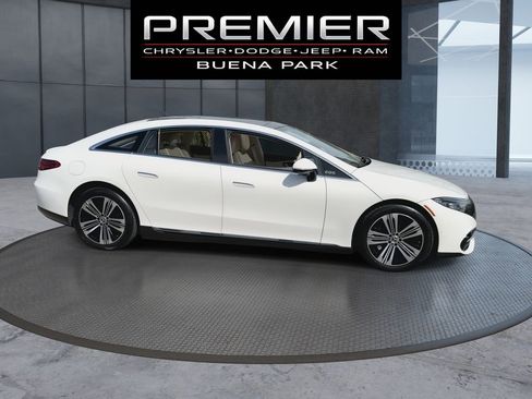 Used 2022 Mercedes-Benz EQS 450+ Sedan image 9