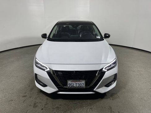 Used 2022 Nissan Sentra SR w/ SR Premium Package image 8