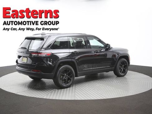 Used 2025 Jeep Grand Cherokee Altitude AWD/4WD image 42