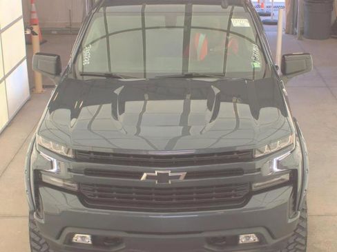 Used 2019 Chevrolet Silverado 1500 RST image 2
