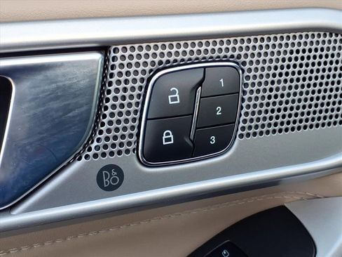 Certified 2022 Ford Explorer Limited w/ Equipment Group 301A image 6