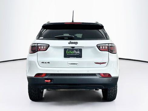 Used 2025 Jeep Compass Trailhawk AWD/4WD image 7