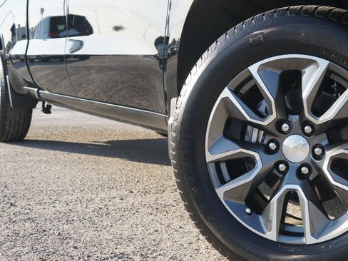 Used 2024 Chevrolet Silverado 1500 LT RWD image 2