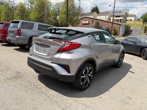 Used 2018 Toyota C-HR XLE image 5