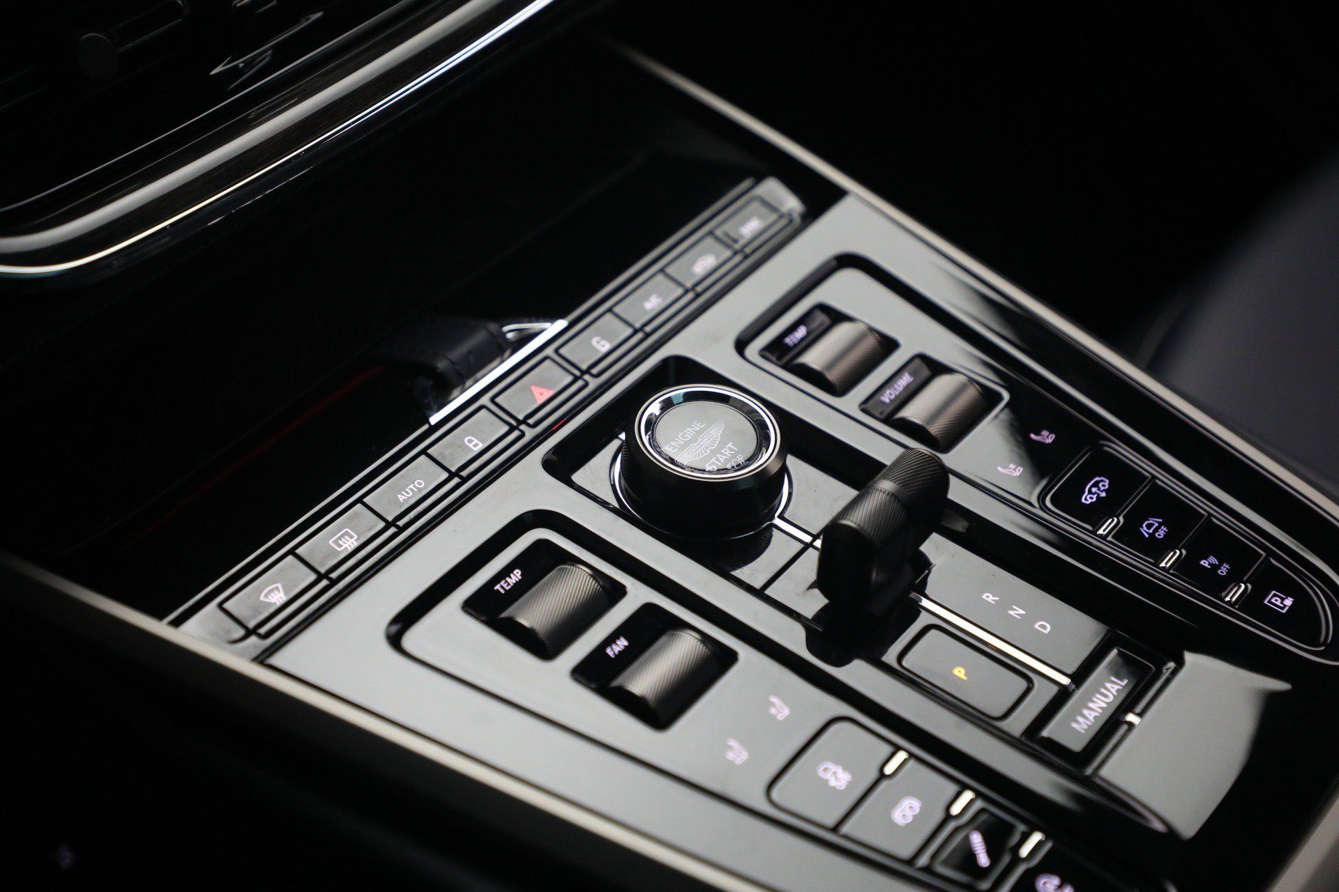 Used 2025 Aston Martin DBX 707 AWD/4WD image 27