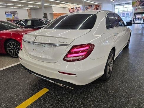 Used 2018 Mercedes-Benz E 300 4MATIC image 4