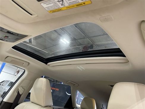 Used 2018 Lexus RX 350L Premium w/ Premium Package image 20