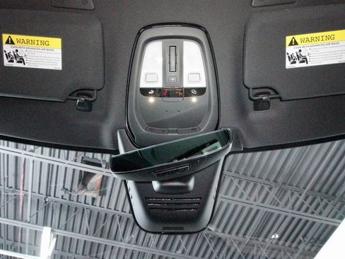 Certified 2025 Volvo XC90 T8 Plus w/ Protection Package Premier image 8