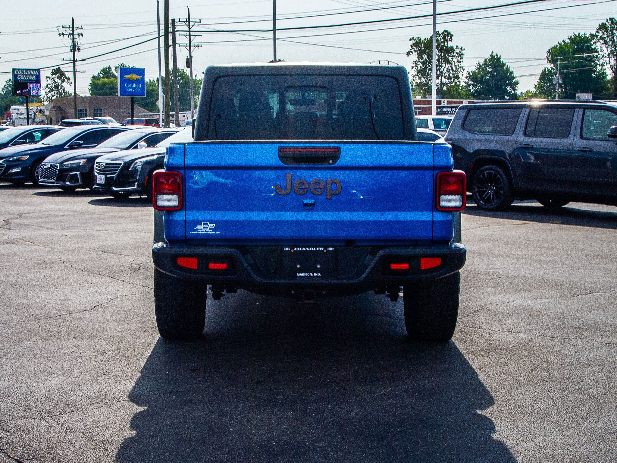Used 2023 Jeep Gladiator Mojave AWD/4WD image 6
