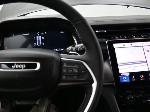 New 2025 Jeep Grand Cherokee Limited image 19