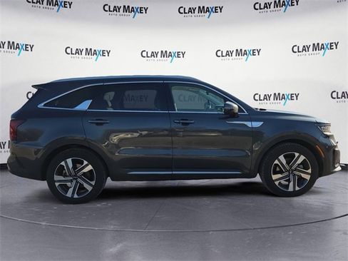 Used 2024 Kia Sorento SX Prestige w/ Panoramic Sunroof Package image 6