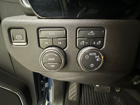 Certified 2024 Chevrolet Silverado 1500 LT AWD/4WD image 29