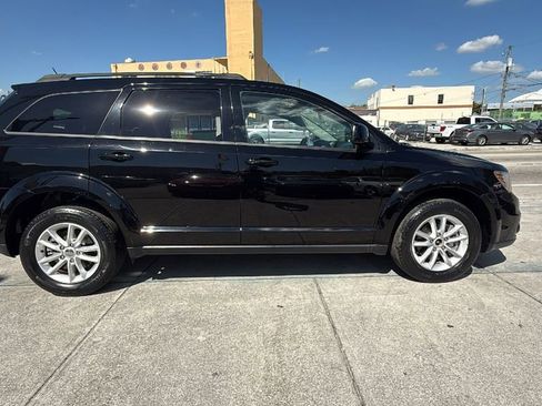 Used 2017 Dodge Journey SXT w/ Comfort/Convenience Group image 14