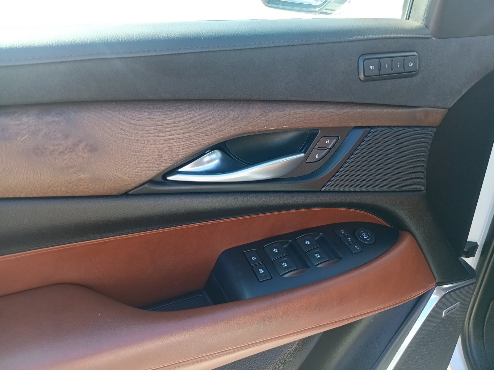 Used 2019 Cadillac Escalade Premium Luxury AWD/4WD image 10