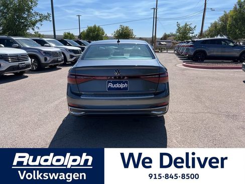New 2025 Volkswagen Jetta SEL image 4