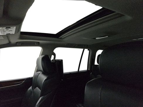 Used 2018 Lexus LX 570 4WD image 24