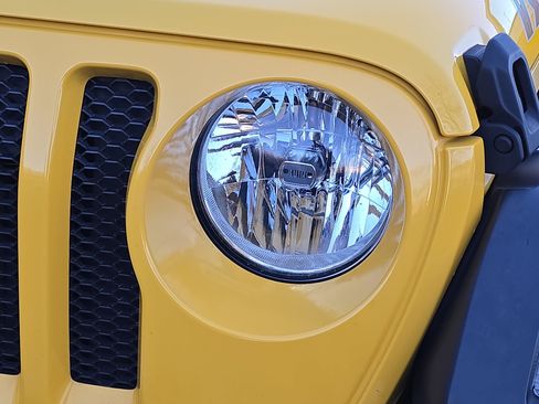 Used 2021 Jeep Wrangler Unlimited Islander image 30