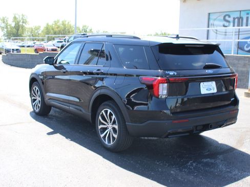 New 2025 Ford Explorer ST-Line image 3