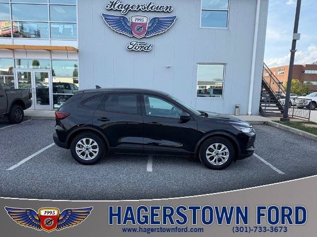 Certified 2025 Ford Escape Active FWD image 1