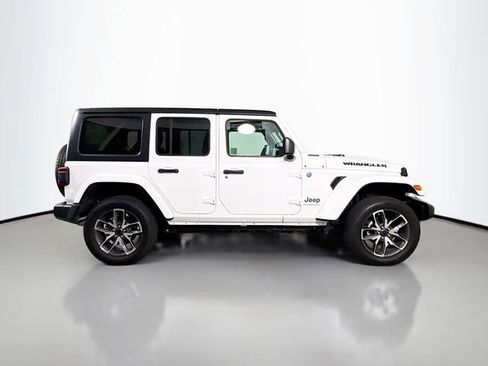 Used 2024 Jeep Wrangler Unlimited w/ Convenience Group image 8