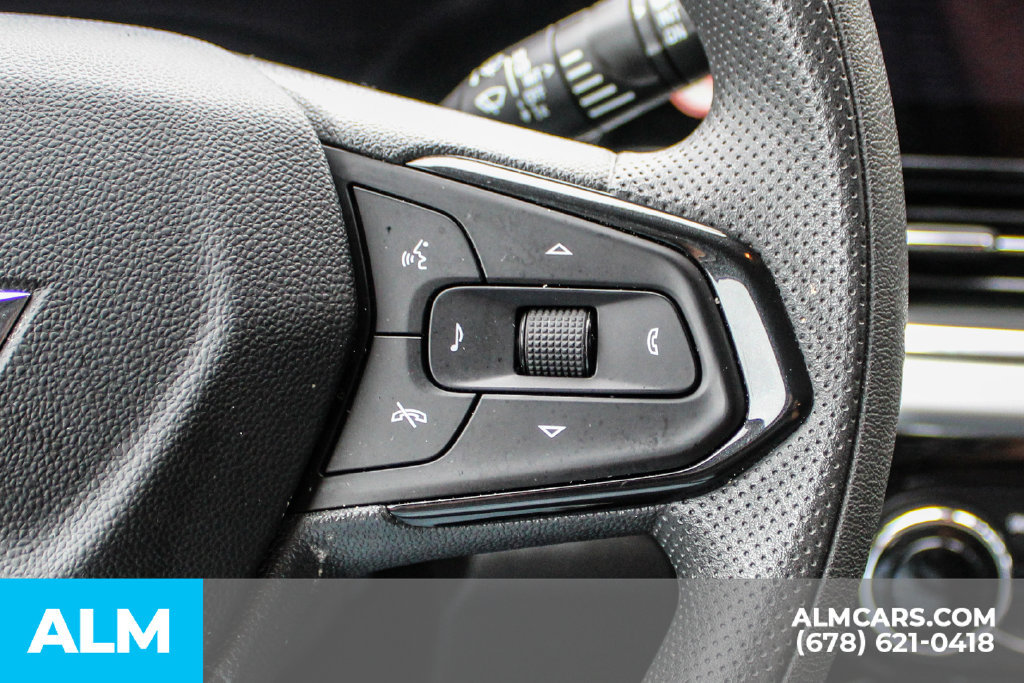 Used 2025 Chevrolet Trax LT FWD image 27