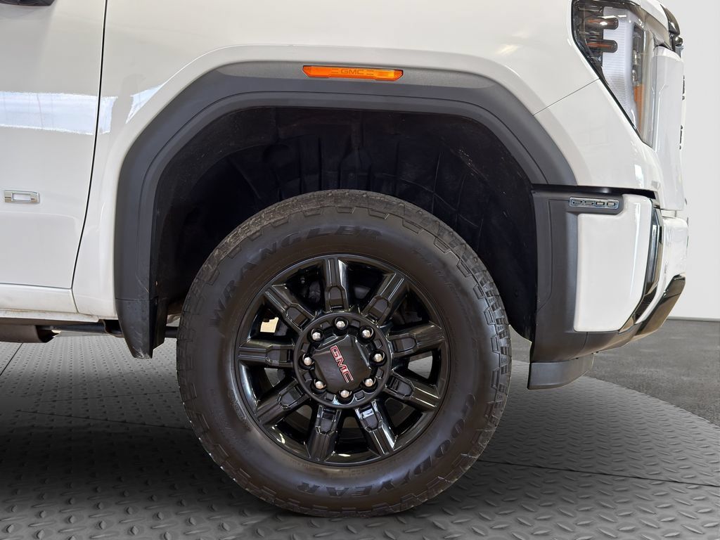 Used 2025 GMC Sierra 2500 AT4 AWD/4WD image 13