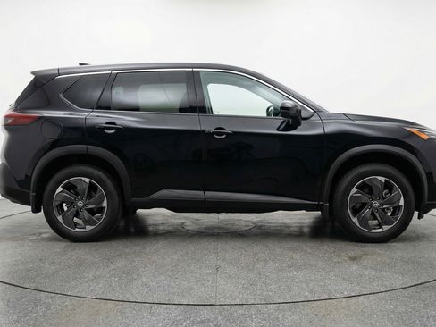 Used 2025 Nissan Rogue SV image 11