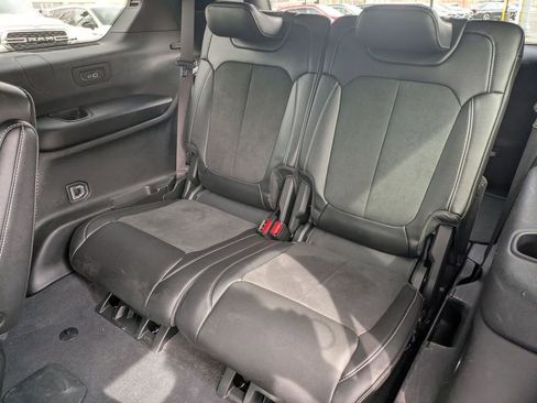 Used 2023 Jeep Grand Cherokee L Laredo image 21