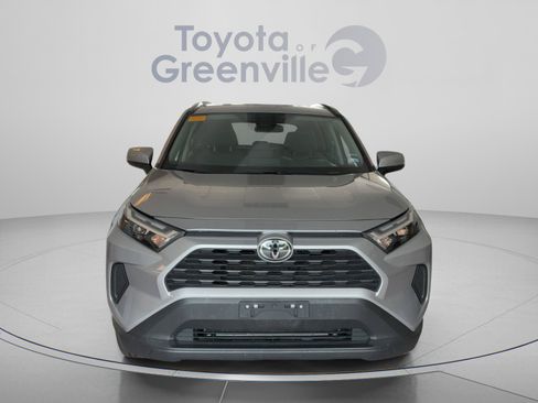 Used 2025 Toyota RAV4 XLE FWD image 9